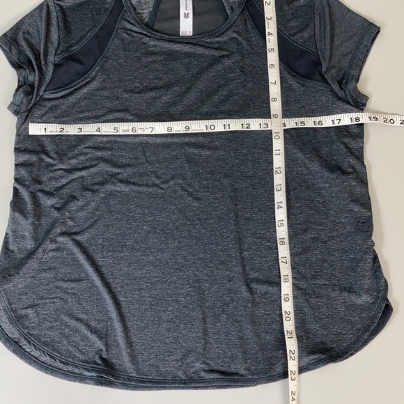 NEW Gray Activewear Side Slit Short Sleeve Top - Picture 10 of 10